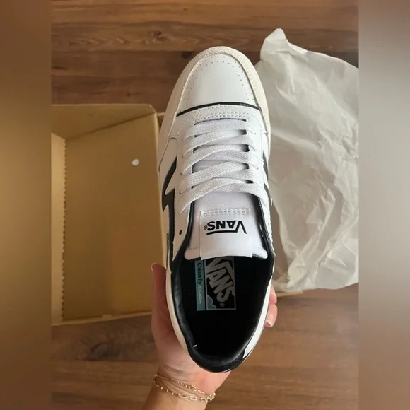 NWT Vans Lowland Cc Jump R Court True White/Black - Serio Collection - Picture 7 of 11